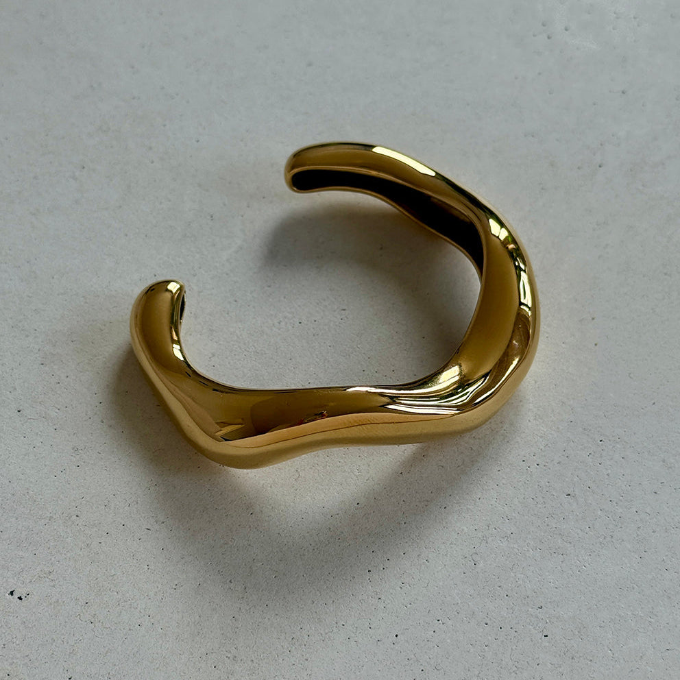 OVAL BOLD CUFF BRACELET GOLD-PLATED